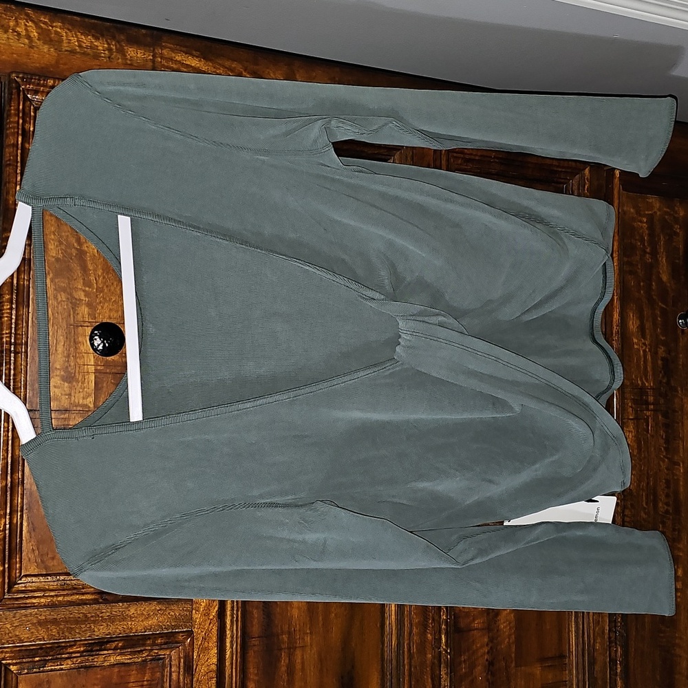 Lululemon NWTS, Twist-Back Soft Ribbed Long Sleeve Top!! Sz 8 DARK FOREST-DKFR